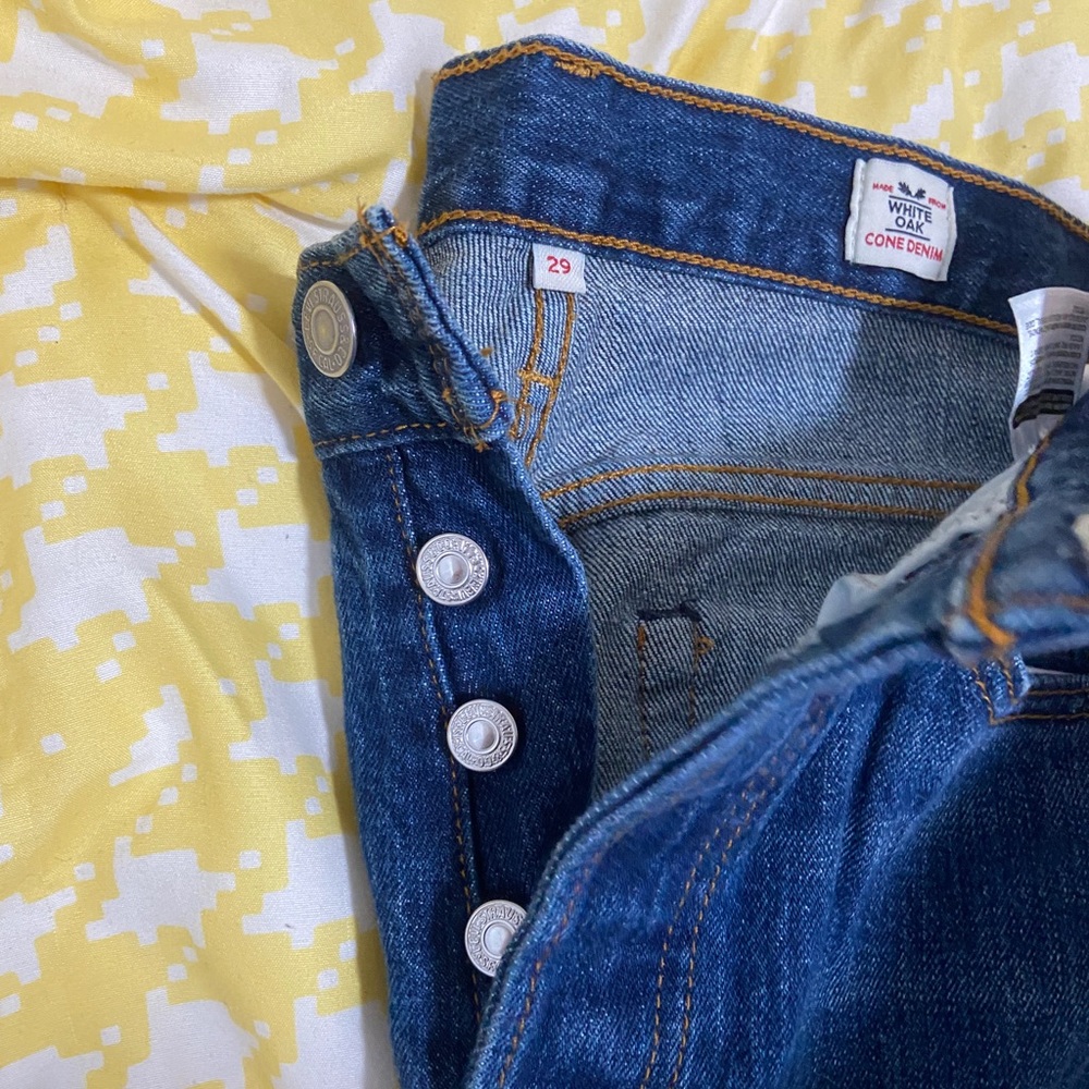 Levi’s White Oak Cone Denim Raw Hem Denim Jeans NWOT - Picture 3 of 4